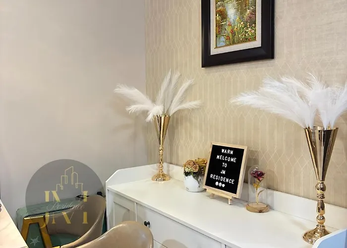 Luxurious & Elegant Unit In Parksuites Bgc 4* Manila