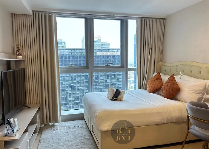 Luxurious & Elegant Unit In Parksuites Bgc Manila