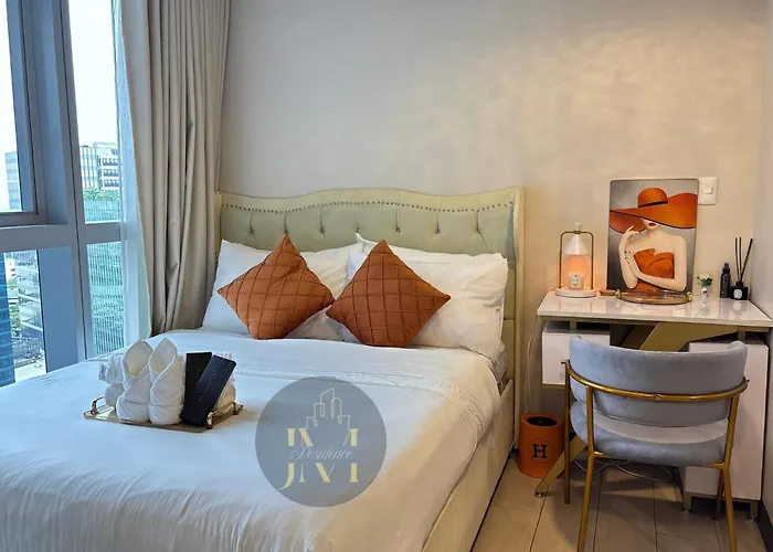 Aparthotel Luxurious & Elegant Unit In Parksuites Bgc
