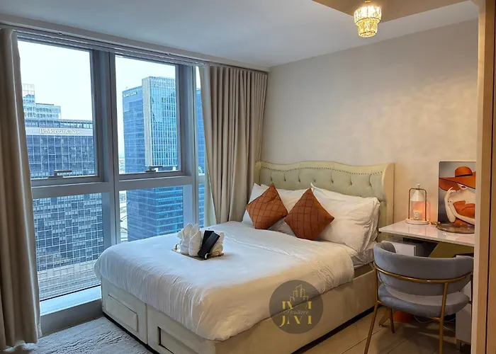Luxurious & Elegant Unit In Parksuites Bgc